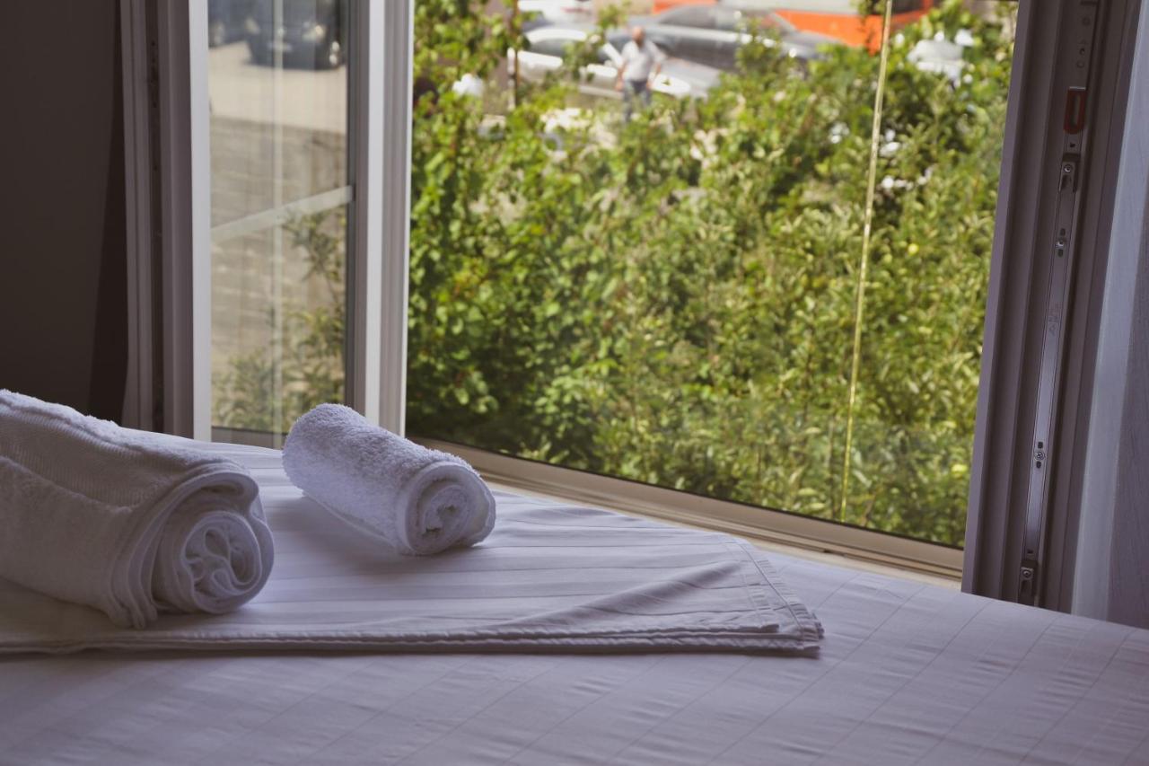 Airport Garden Hotel Rinas Exterior photo