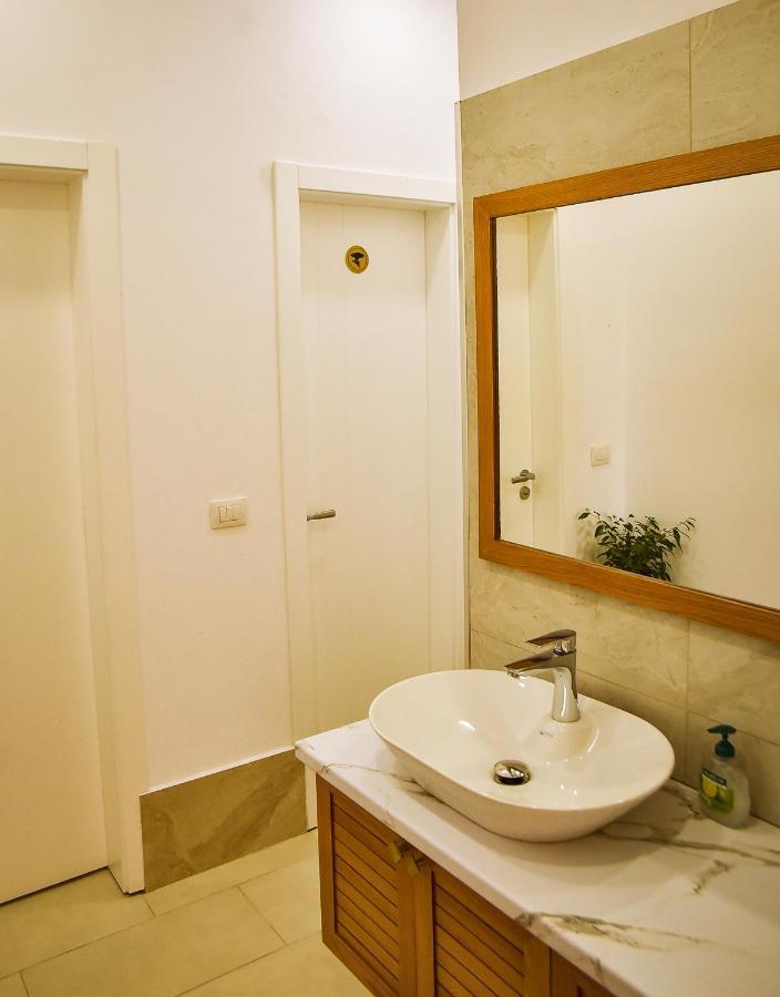 Airport Garden Hotel Rinas Exterior photo